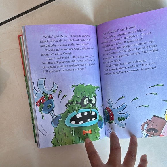 Captain Underpants Full Color Book - Picture 5 of 5